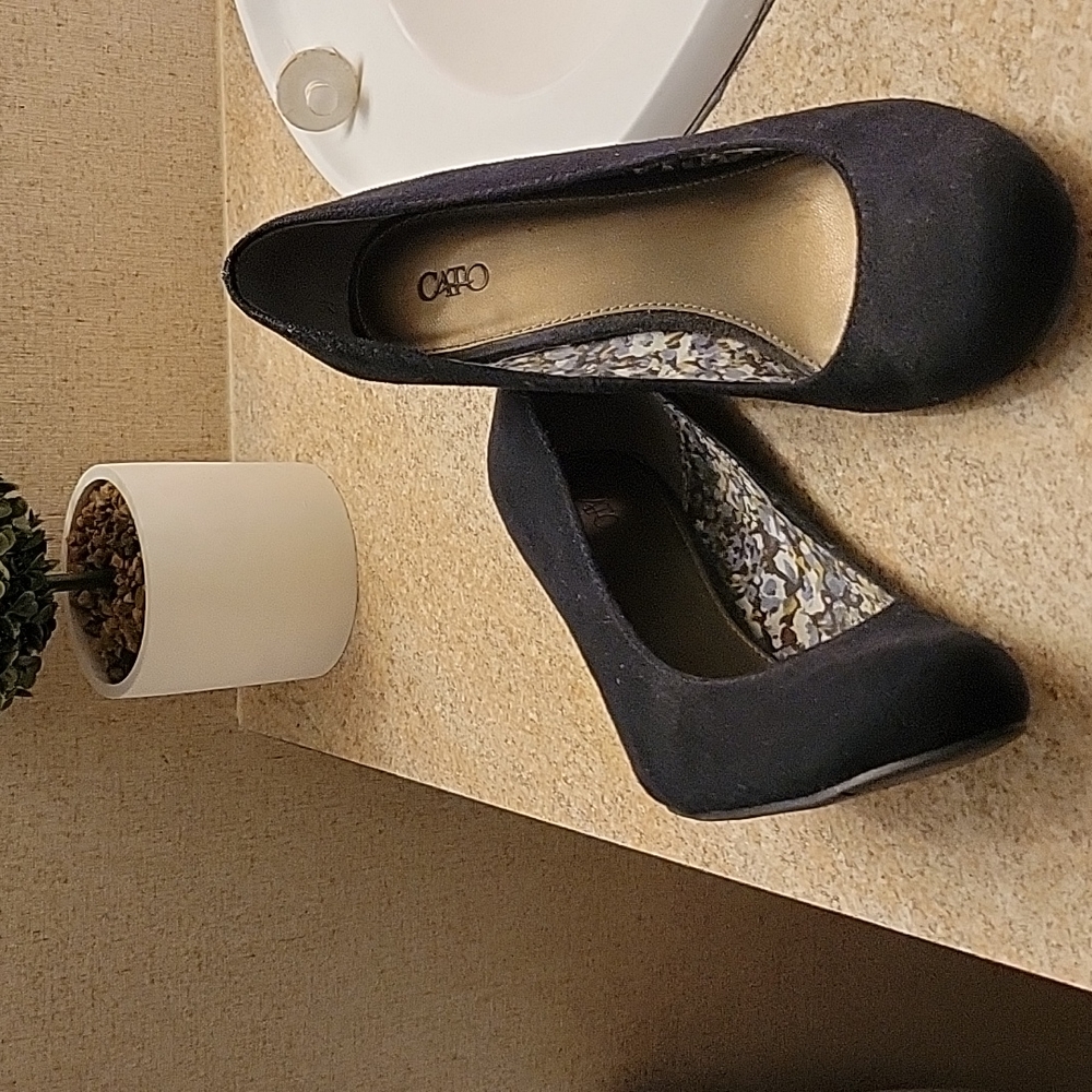 Cato black Wedges size 8